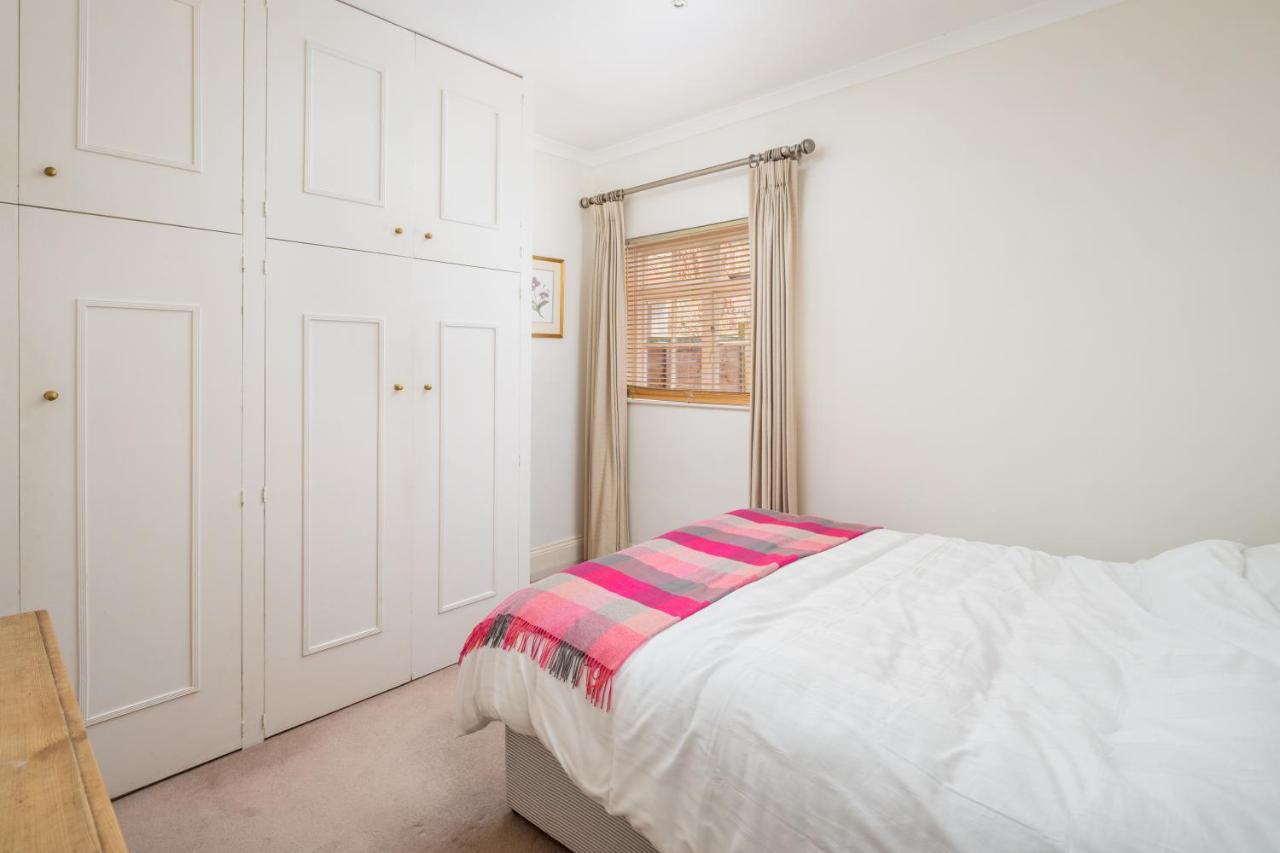 Charming 2br Flat With Patio In Hammersmith Londra